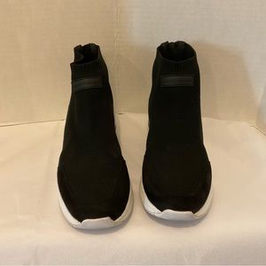 March Fisher Women’s Muscle Wedge Sneakers Black SZ 9 Pre-owned